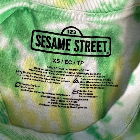 Sesame Street Shirt in Size XS - Picture 2 of 3
